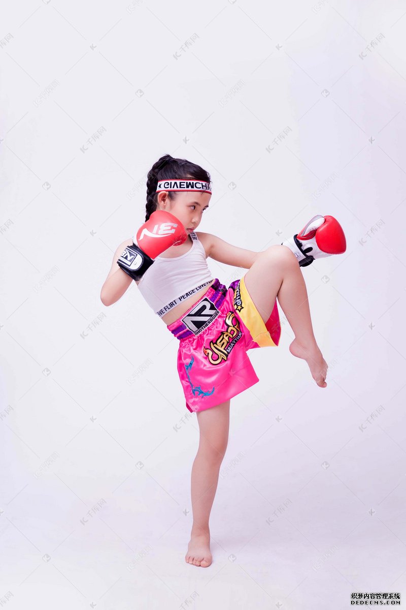 超刺激的裸拳格斗赛！UFC选手惨遭打爆